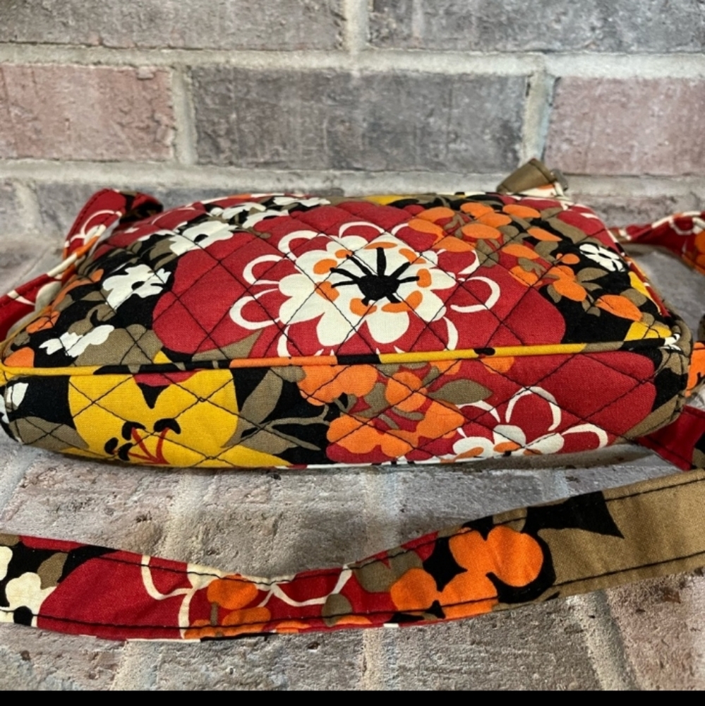 Vera Bradley - Picture 4 of 8